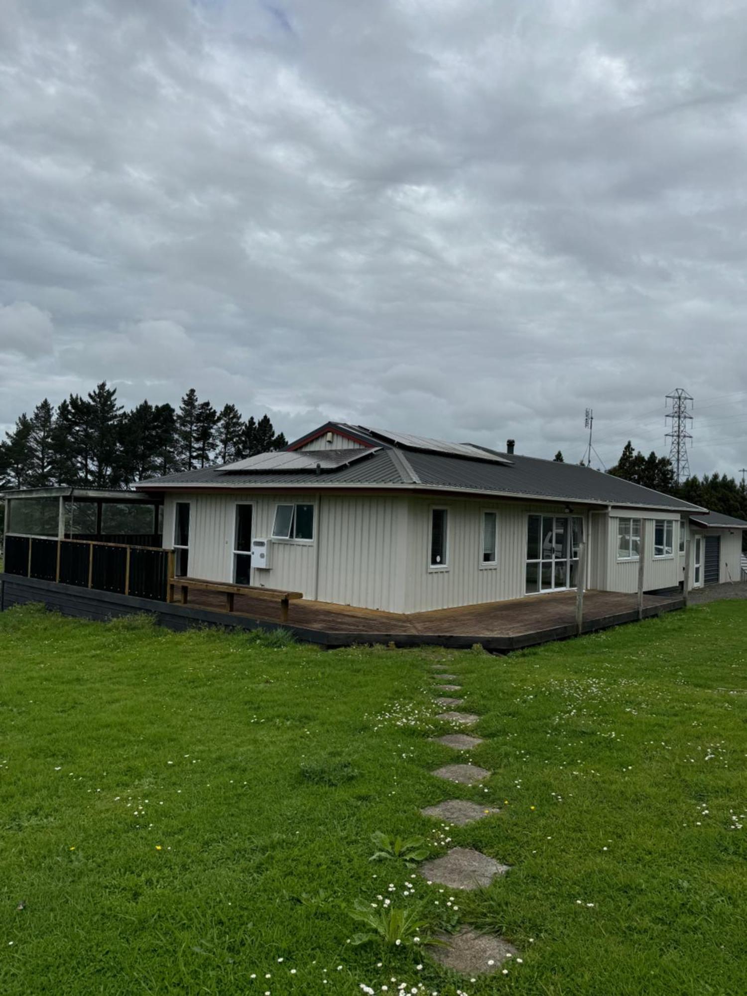 Happy Farm Hotel Pokeno Exterior photo